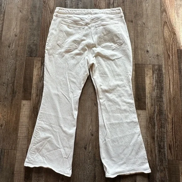 Abercrombie The Vintage Flare High Rise Jean Curve Love in Cream Size 34 Short - Picture 5 of 5